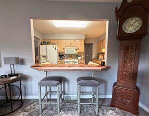 雪櫃、微波爐、焗爐、爐具