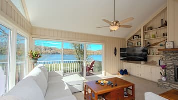 Smart TV, fireplace, books