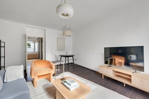 TV, stereo - Blueground | Landstraße, view, nr Belvedere (Vienna)