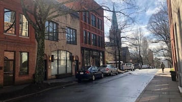 Estacionamiento en las instalaciones