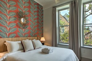 2 bedrooms, iron/ironing board, free WiFi, bed sheets - The Gatsby at Heirloom Asheville | Downtown Asheville Historic Condo with Two King Suites (Asheville)