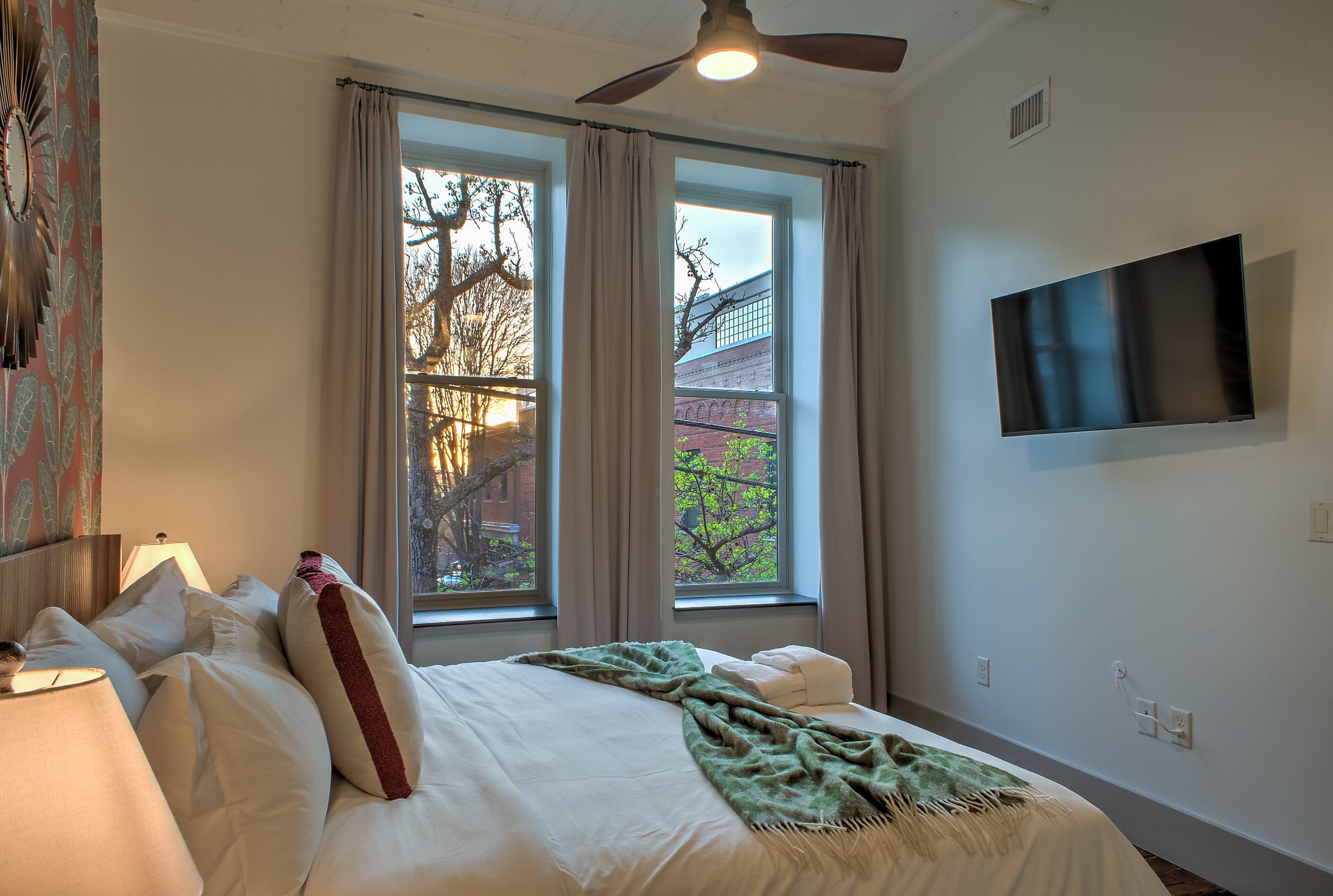 2 habitaciones, tabla de planchar con plancha y wifi gratis 