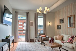 Smart TV - The Skyline at Heirloom Asheville | Downtown Top-Floor Condo with Private Deck & Mountain Views (Asheville)