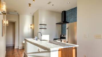 Fridge, microwave, oven, stovetop
