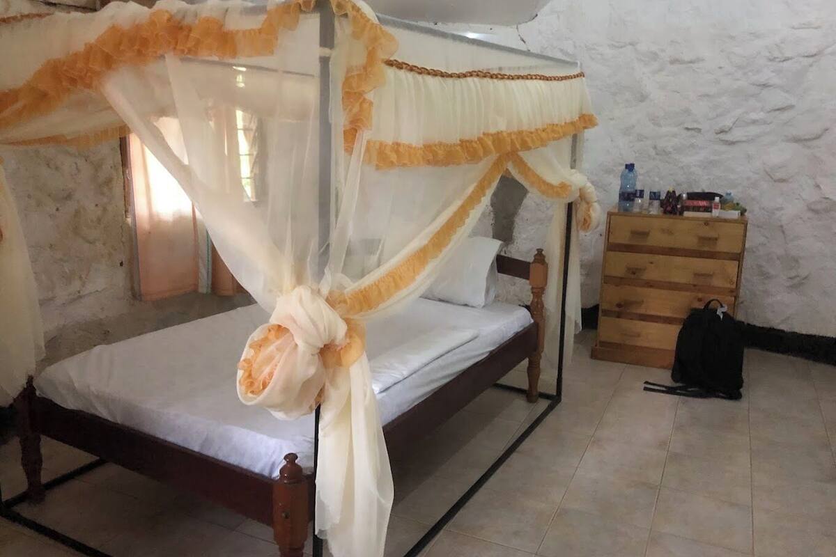 Habitación individual Deluxe | Wifi gratis y ropa de cama