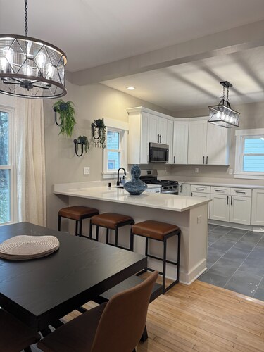 Charming 3-bedroom, 2-full bathroom with office, in delightful BayView.