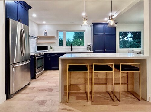 Sunny Heaven Retreat between Toronto and Falls