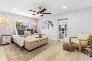 3 bedrooms, iron/ironing board, free WiFi, bed sheets - Operation Relaxation heated Pool & Spa, Bicycles - At Ease - Roelens (Cape Coral)