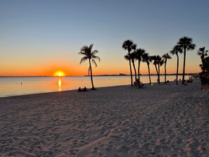 Beach - Operation Relaxation heated Pool & Spa, Bicycles - At Ease - Roelens (Cape Coral)