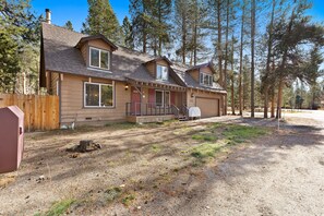 Exterior - Glenwood Getaway | Tahoe Cabin | HCH1075 (South Lake Tahoe)