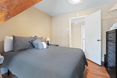 Glenwood Getaway | Tahoe Cabin | HCH1075