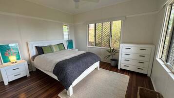 3 makuuhuonetta, silitysrauta/-lauta, Wi-Fi, vuodevaatteet