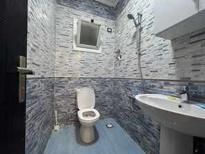 Bathroom - Al Sawah 6BD Villa with private pool & garden @New Cairo (New Cairo)