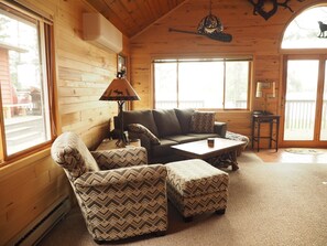 تلفزيون ذكي، مدفأة، كُتُب