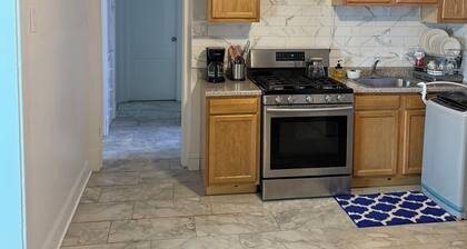 Tranquil 3-bedroom apartment with AC in Buffalo,close to UB south campus.