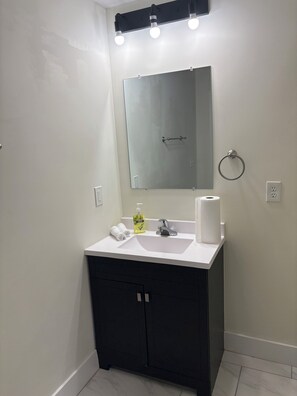 Handtücher, Seife, Toilettenpapier