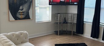 Charming 2-bedroom condo in fabulous Indianapolis with AC