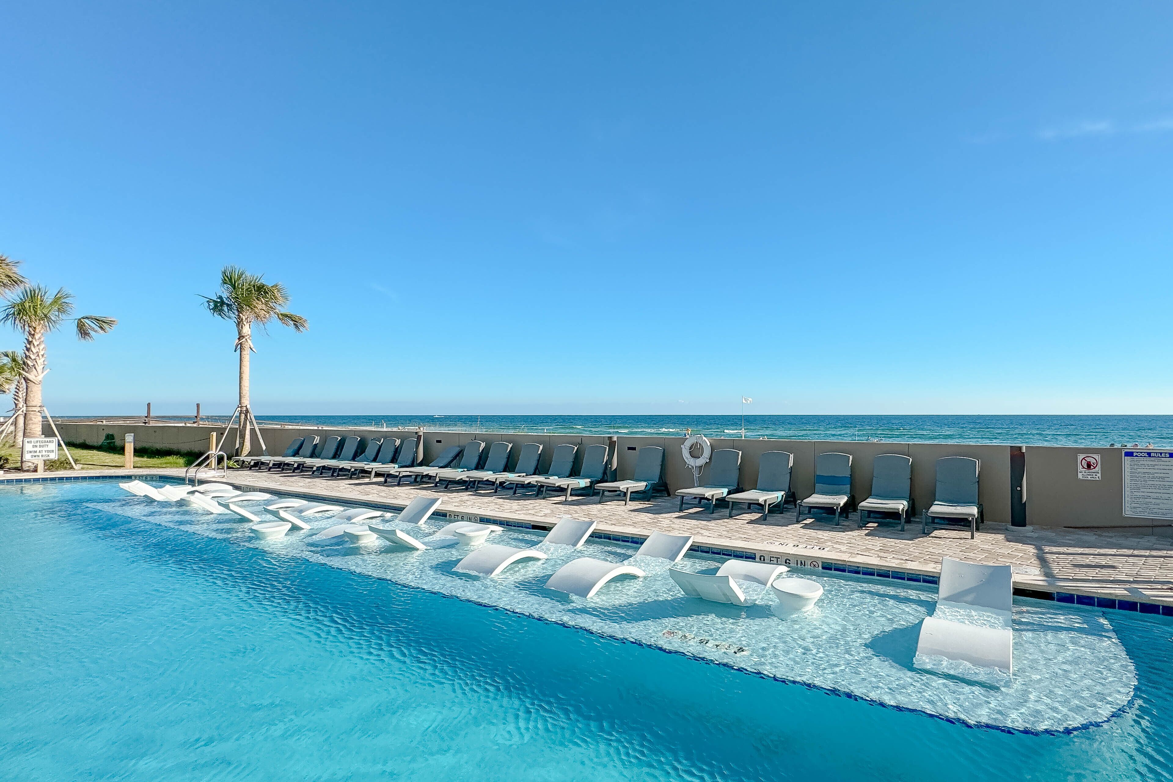 Inomhuspool och uppvärmd pool