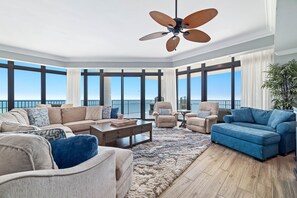 Smart TV - Luxury Corner Condo | Expansive Balcony, Gulf Views & Lazy River | BEACHBALL PROPERTIES (Orange Beach)