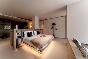 Senior-Doppelzimmer, 1 Queen-Bett, Balkon, Blick auf den Innenhof