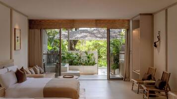 ห้องซีเนียร์ทวิน, เตียงใหญ่ 2 เตียง, ระเบียง, วิวสวนหย่อม | มินิบาร์ฟรี, โต๊ะทำงาน, พื้นที่ทำงานแบบใช้แล็ปท็อป, ผ้าม่านกันแสง