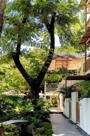 Garden - Wan'an Waves Wild Luxury Designer Hotel (Xishuangbanna Dai)