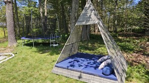 Property grounds - Mountain Chalet in Tobyhanna, PA (Tobyhanna)