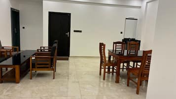 Family Suite | In-room dining