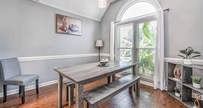 Crimson Creek Stayhouse