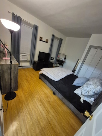 2 Schlafzimmer, Schreibtisch, Bügeleisen/Bügelbrett, kostenloses WLAN. Private 2-bedroom in charming Norwich