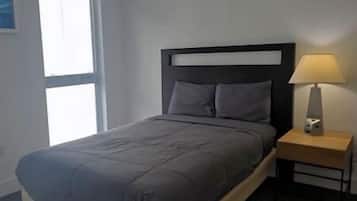 Schreibtisch, Bügeleisen/Bügelbrett, kostenloses WLAN, Bettwäsche