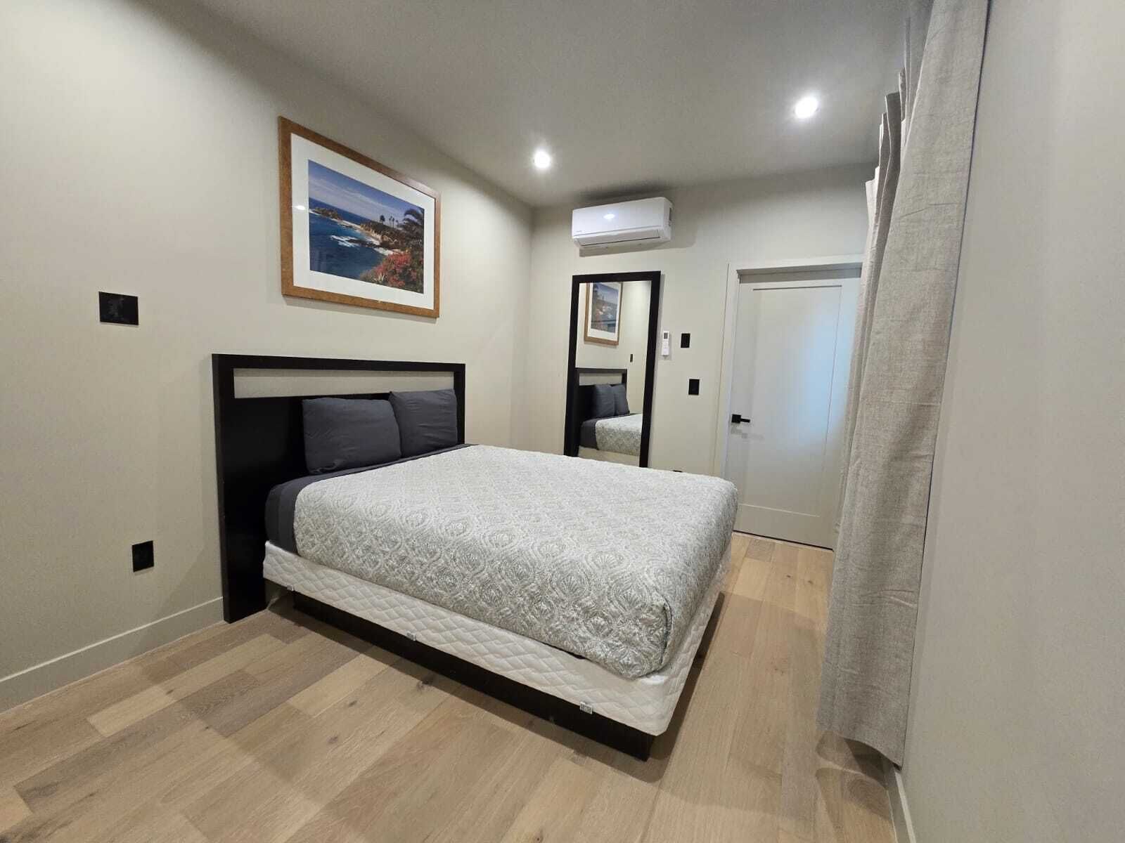 5 habitaciones, escritorio, tabla de planchar con plancha y wifi gratis 