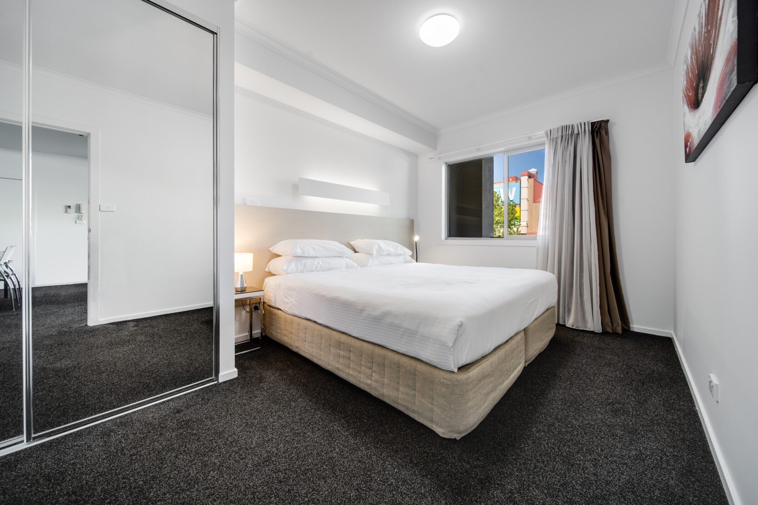 Apartment | 2 bedrooms, iron/ironing board, bed sheets