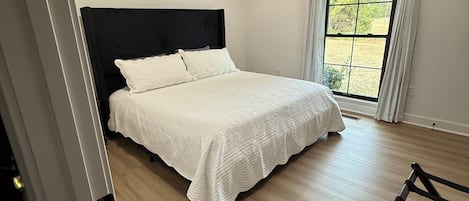 3 bedrooms, WiFi, bed sheets, wheelchair access