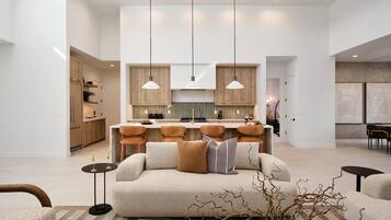 Älytelevisio, takka, kirjoja