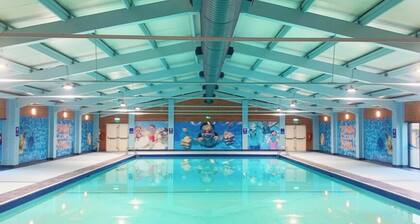 3 Bed Cabin - Sleeps 8 - Wifi, Free Parking, Pets