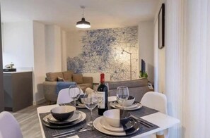 Dining - The Halo - Terrace - Central Manchester - Parking (Manchester)