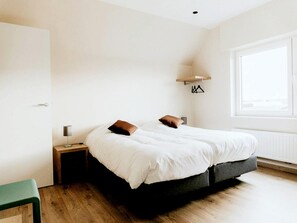 Casa | 4 quartos, individualmente mobiliados, roupa de cama