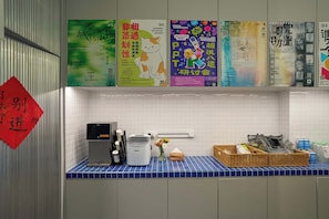 Coffee and/or coffee maker - Tiaohai Living Youth Hotel (Shenzhen)