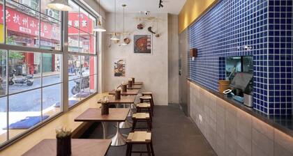 Tiaohai Living Youth Hotel