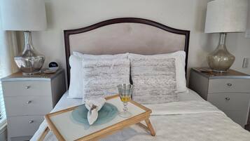 Desk, laptop workspace, iron/ironing board, free WiFi