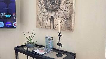 Luxury House, Balcony, Pool View | Living area | Printers