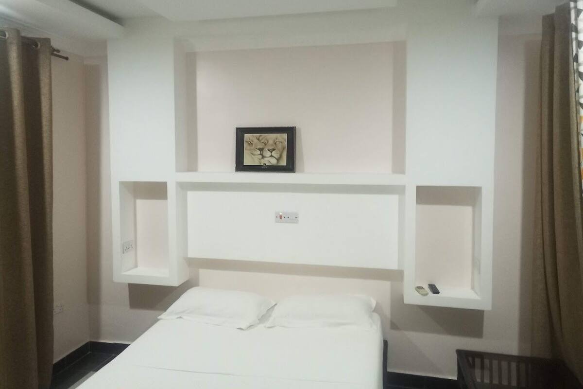 Habitación individual estándar | Wifi gratis y ropa de cama