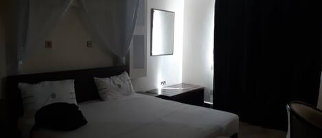 Habitación doble Deluxe | Wifi gratis y ropa de cama