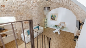 TV - Helios Room 2, Conversano, Italy (Conversano)
