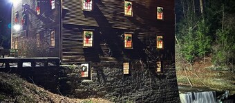 Charming 3-bedroom house with AC, centrally located Mill Creek Park Youngstown