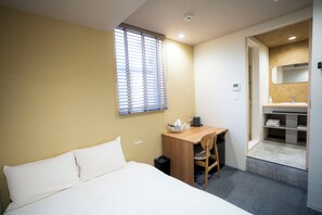 Deluxe Double Room | Room amenity