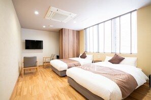 Deluxe Double Room | Laptop workspace, soundproofing, free WiFi