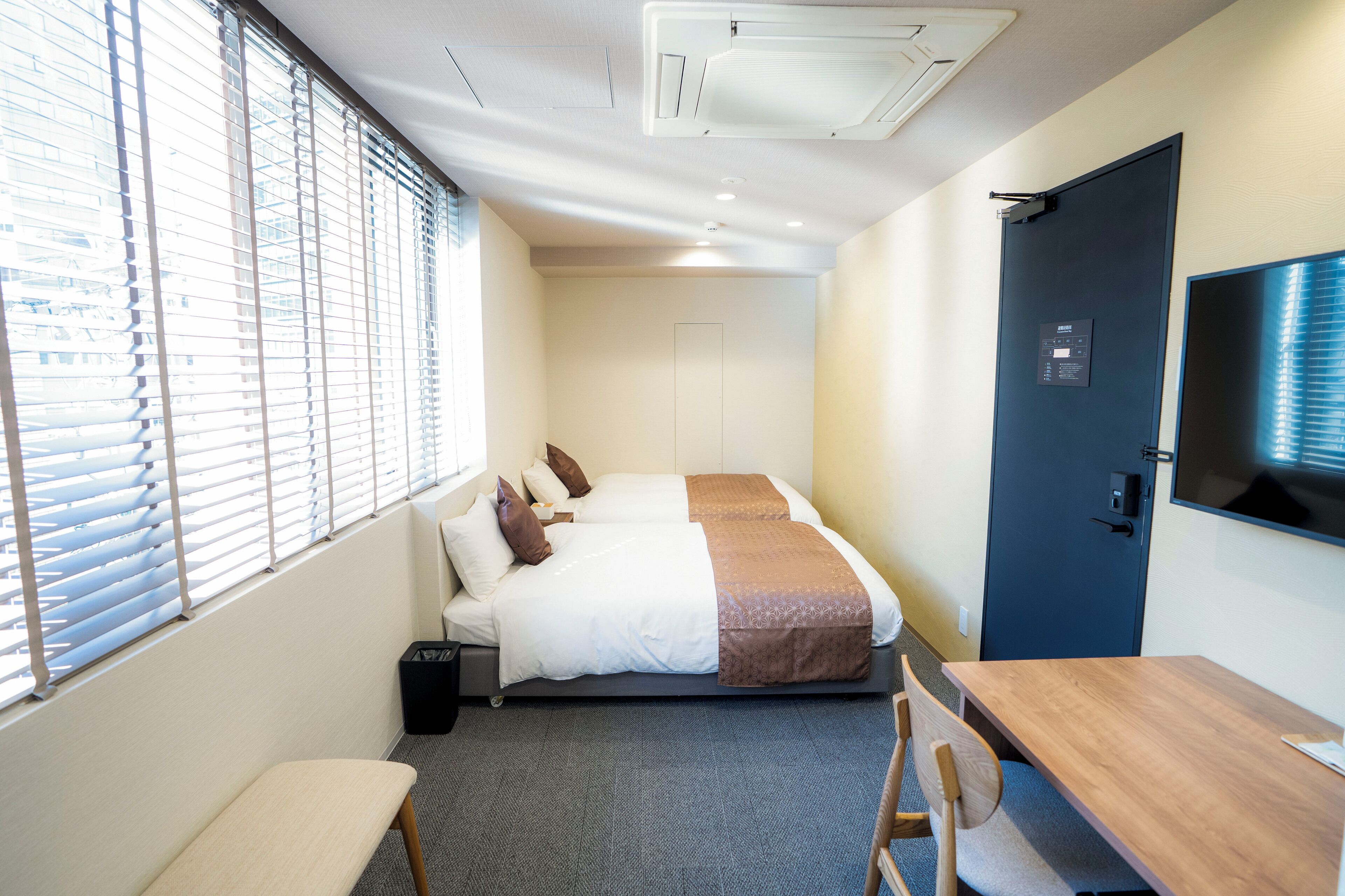 Habitación superior con 2 camas individuales | Sistema de insonorización y wifi gratis