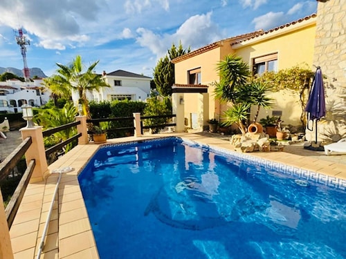 Charming Villa With Private Garden